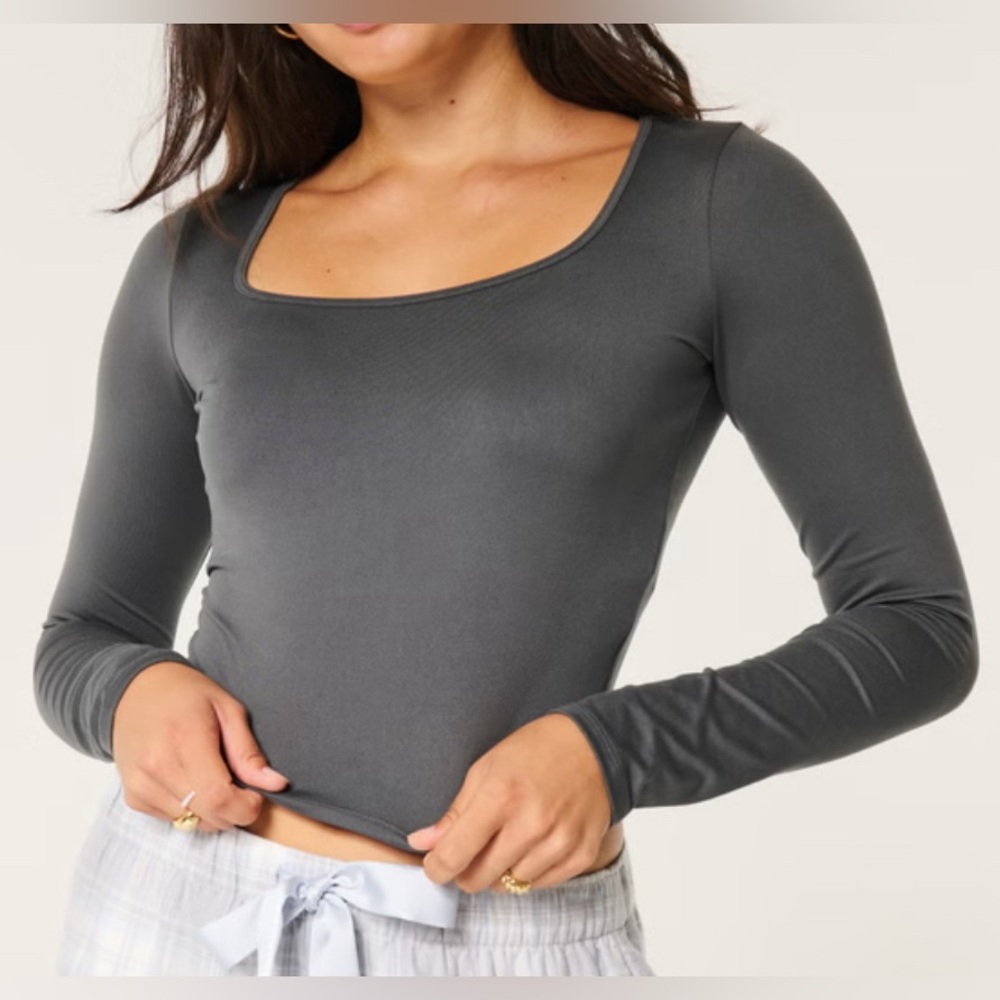 SOFT STRETCH SEAMLESS FABRIC SQUARE-NECK TOP